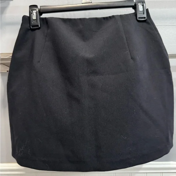 Classic Black Women's Skirt/Skort - Picture 2 of 5